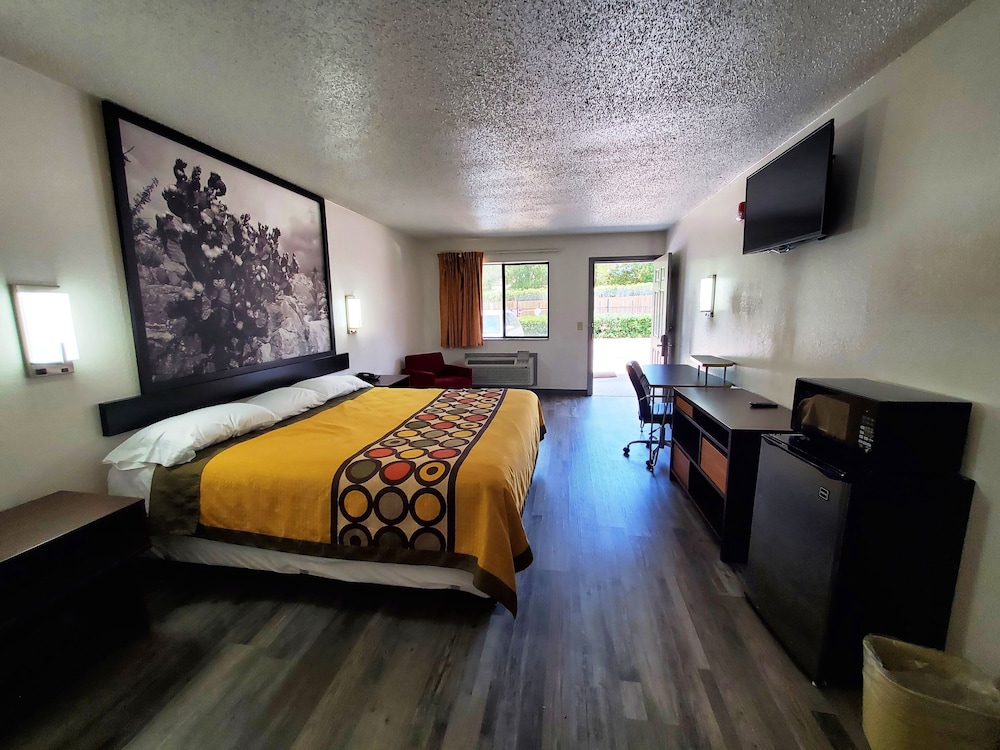 Highland Inn Arlington - photo 16