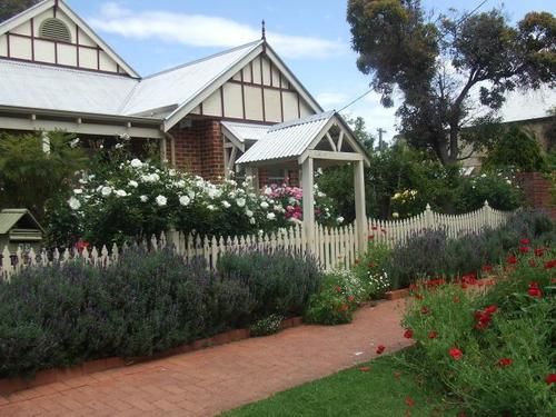 83 On Swan B&B — 4-Star Luxury Hotel in Guildford, Australia