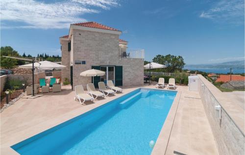 Cozy Home In Postira With House Sea View — 4-Star Luxury Hotel in Postira, Croatia