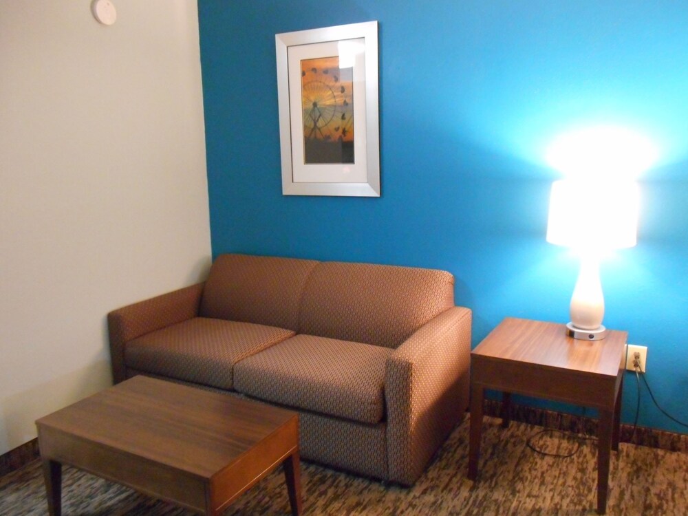Holiday Inn Express & Suites North Carmel Westfield by IHG - photo 9
