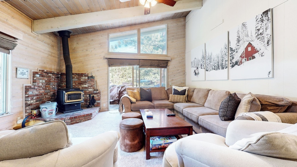 Mountain Chateau Retreat Desirable Resort 4 Bdr - photo 10