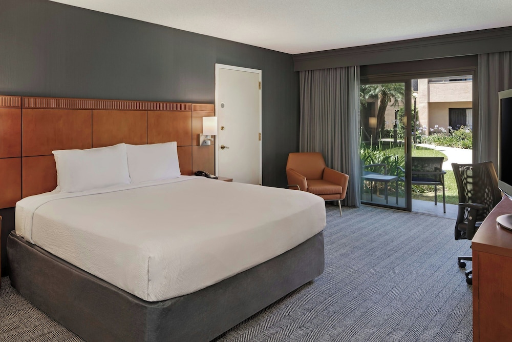 Courtyard by Marriott Anaheim Buena Park - photo 16