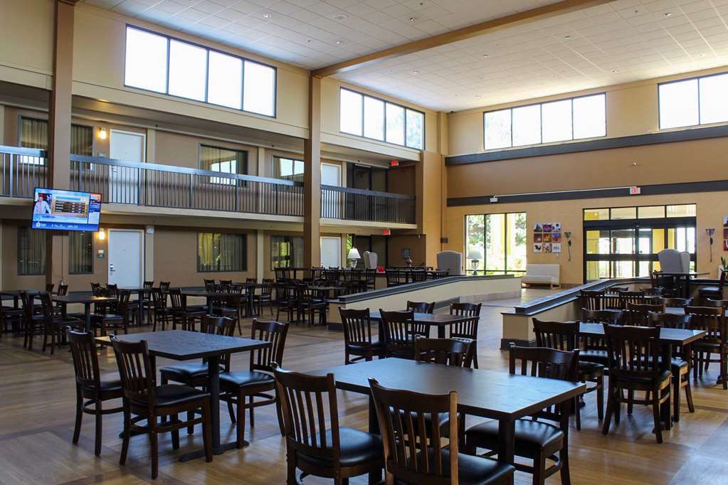 Ramada by Wyndham North Platte & Sandhills Convention Ctr - photo 14
