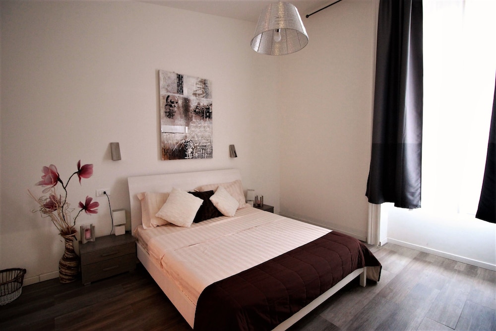 Budapest Easy Flat Teresa Lux Apartment — 4-Star Luxury Hotel in Budapest, Hungary