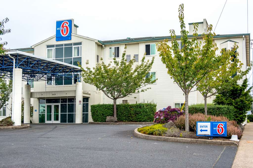 Motel 6 Lincoln City OR - featured photo