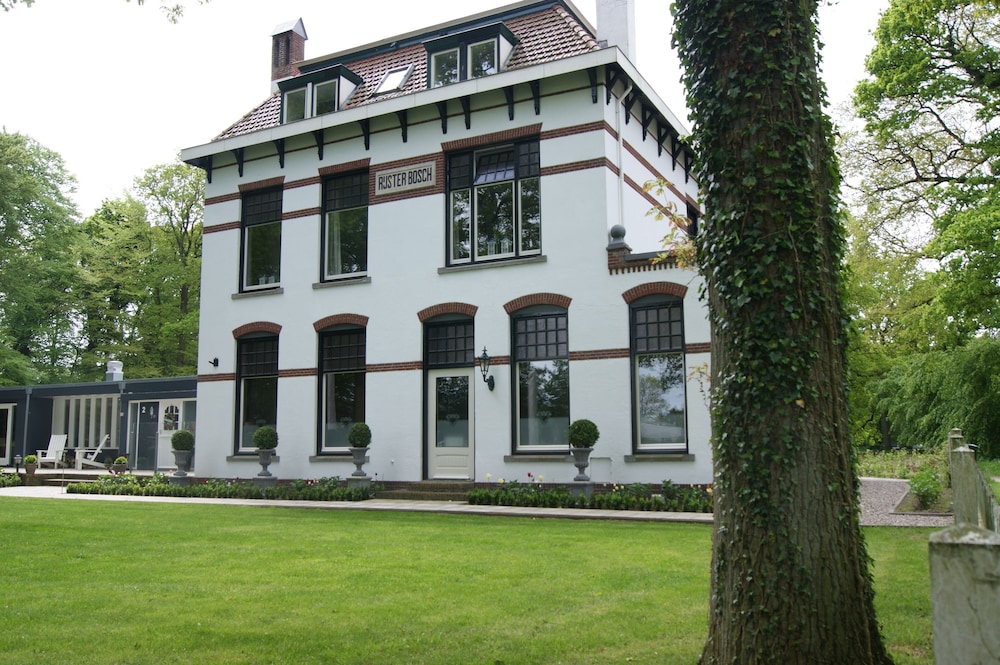 Bed & Breakfast Rijsterbosch — 4-Star Luxury Hotel in Balk, Netherlands