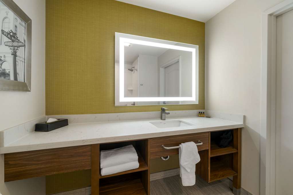 Best Western Plus Gardena Inn & Suites - photo 16
