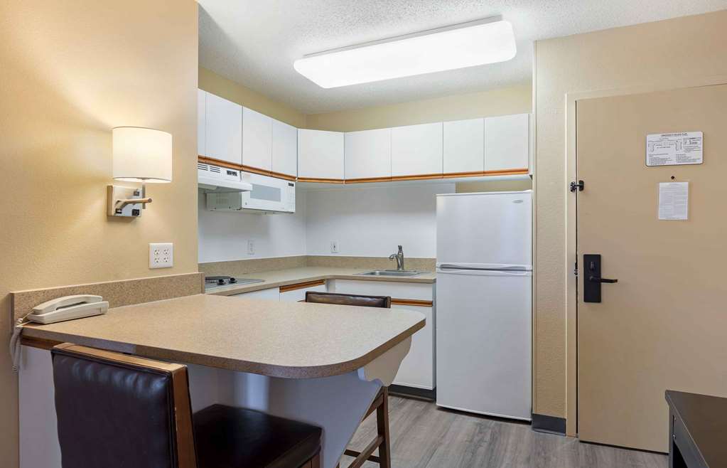 Extended Stay America Select Suites St. Louis Airport Central - photo 21