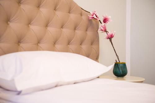 Saphyr Residences Classical Urban Suite — 4-Star Luxury Hotel in Oradea, Romania