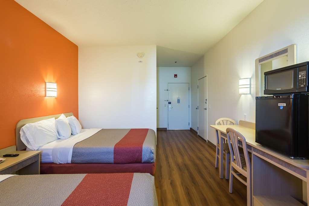 Motel 6 Dale IN - photo 15