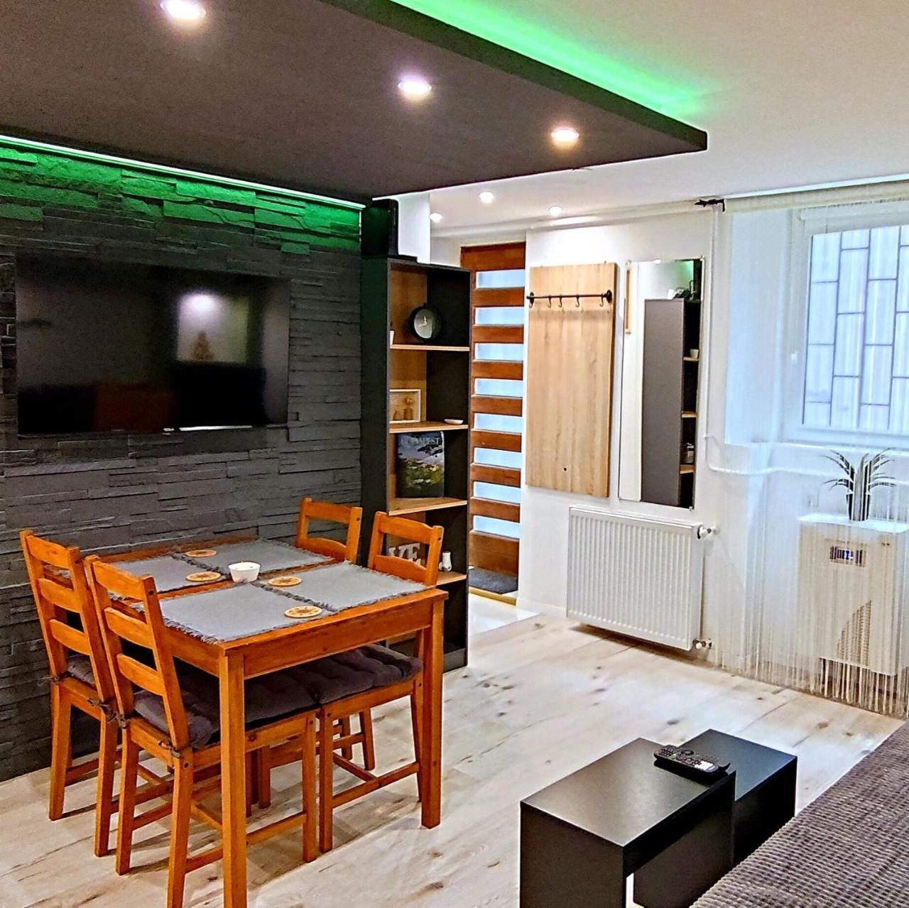 Alexander Guestrooms - carbon neutral hotel in Budapest