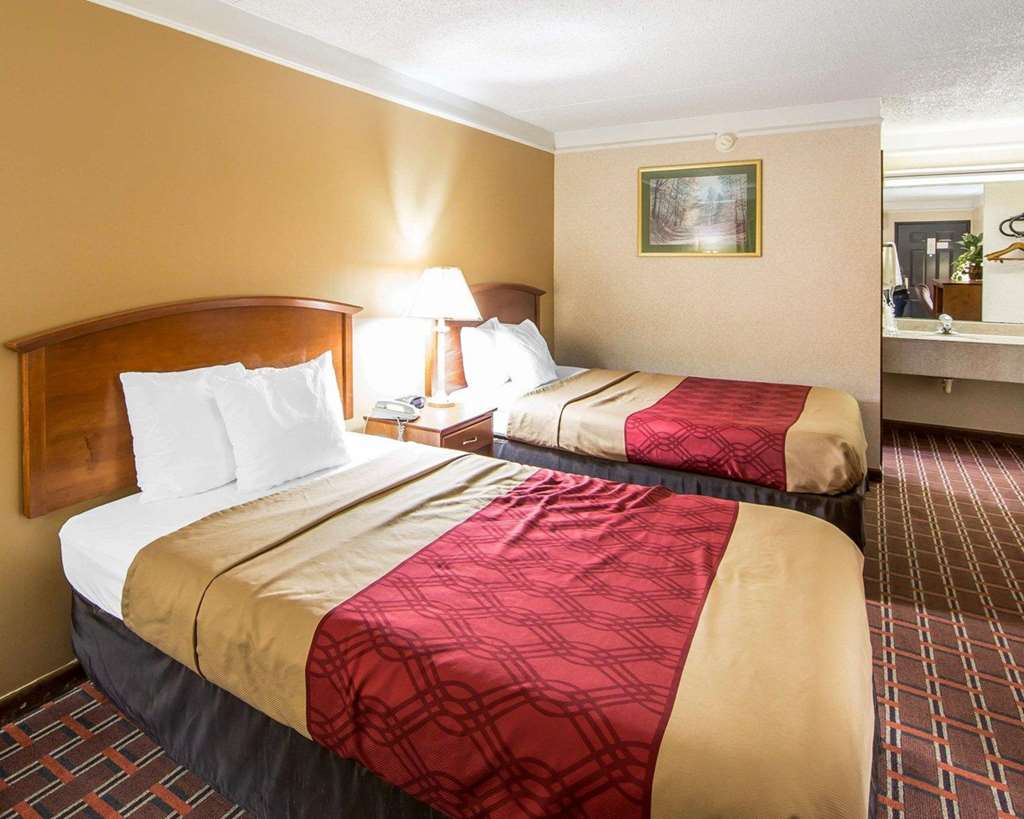 Econo Lodge Knoxville North - photo 7