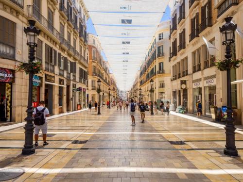 Cubo's Apartamento 33 Carreteria 3B — 4-Star Luxury Hotel in Malaga, Spain