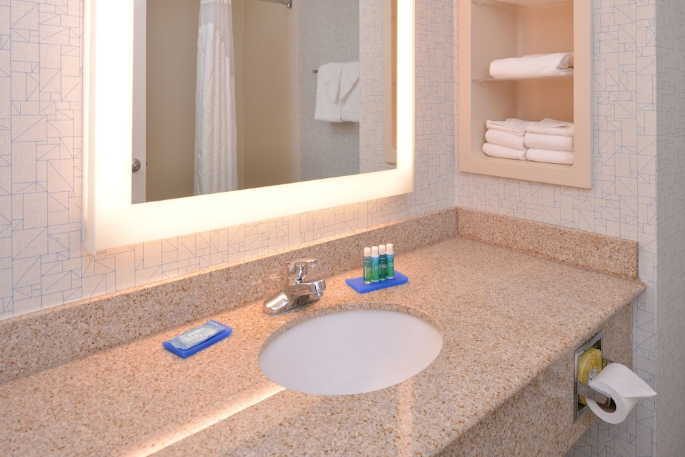 Holiday Inn Express & Suites Parkersburg Mineral Wells by IHG - photo 20