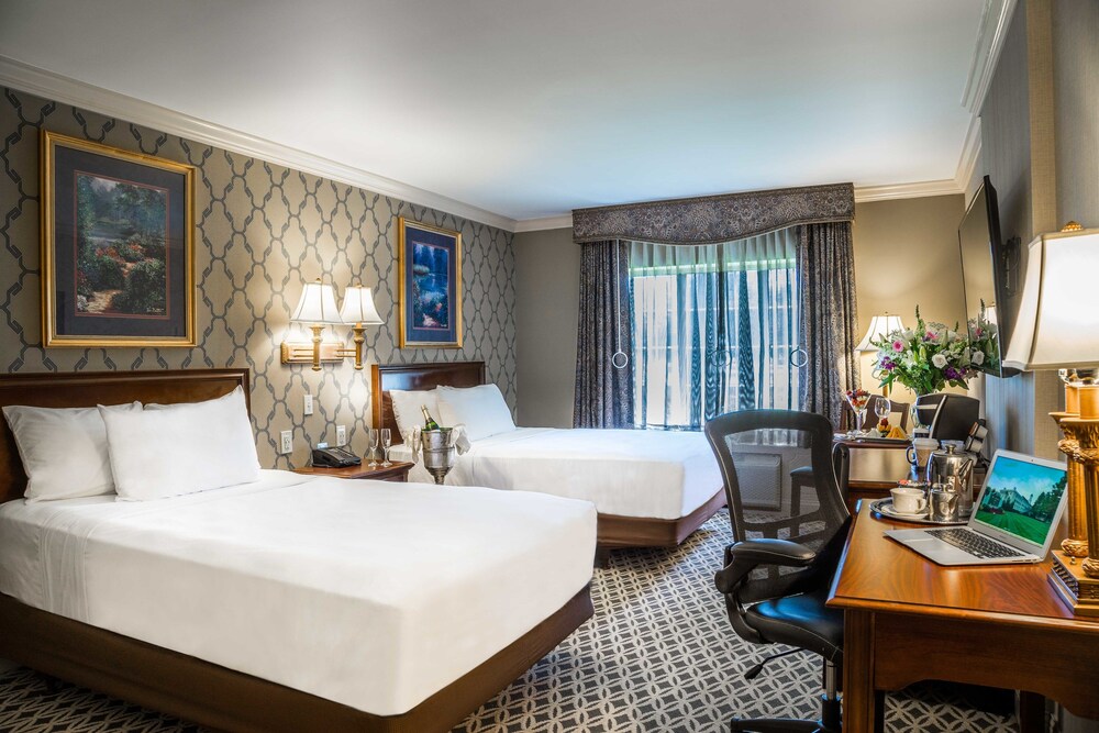 Madison Hotel - photo 19