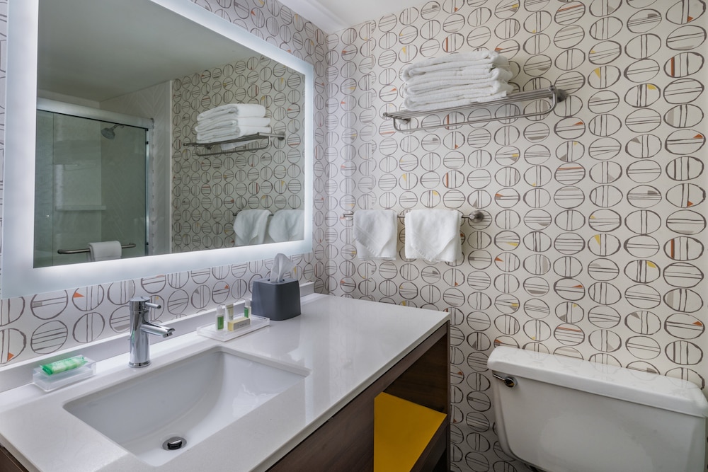 Holiday Inn & Suites Pittsfield Berkshires by IHG - photo 19