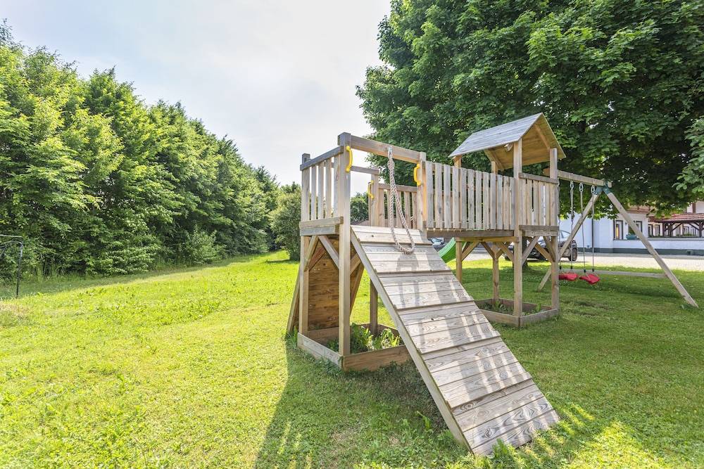 Children's play area - outdoor