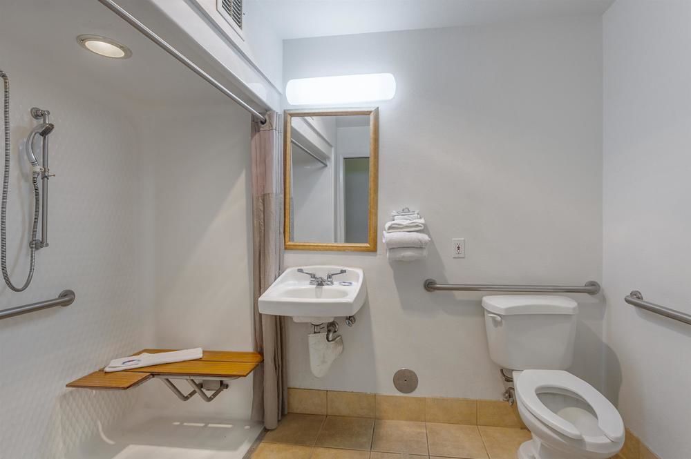 Motel 6 - photo 44