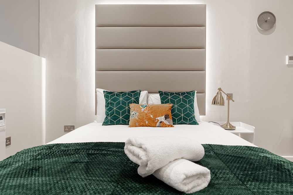 Hyde Park Studios - carbon neutral hotel in London
