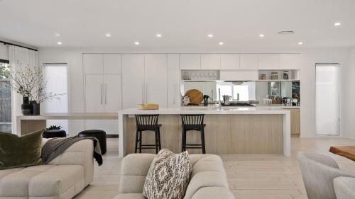 Lux Beach House at Merewether — 4-Star Luxury Hotel in Merewether, Australia