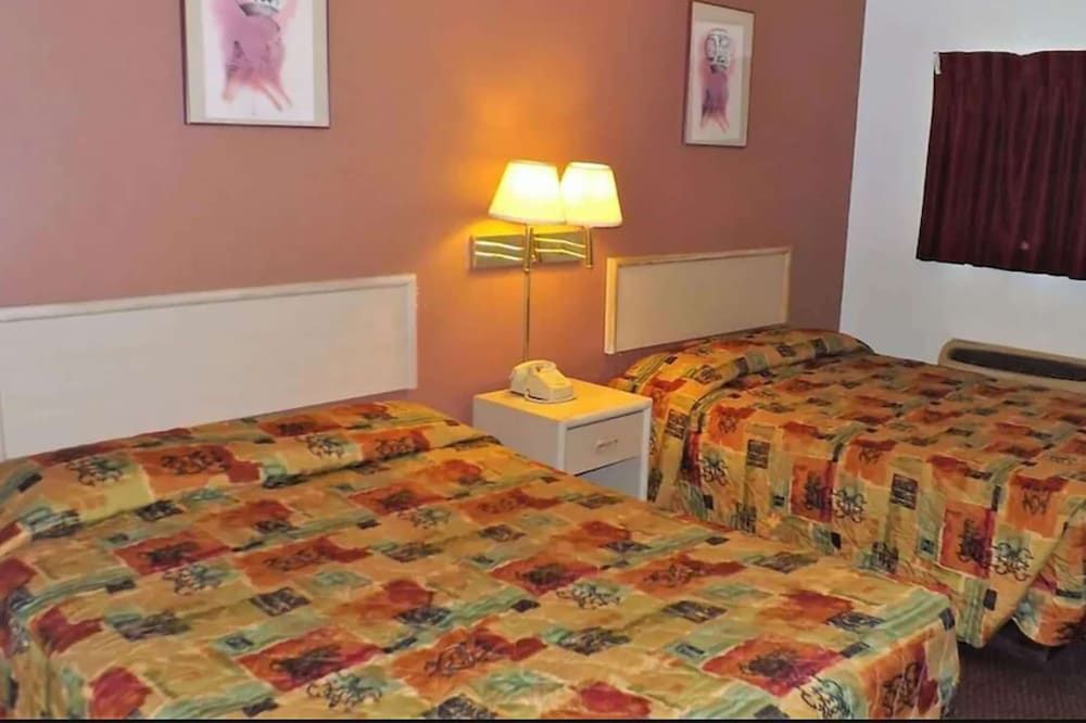 Travelodge by Wyndham Farmington - photo 9