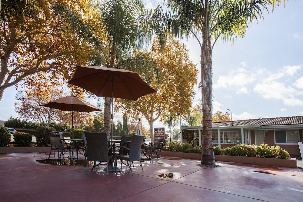 Tri Valley Inn and Suites Pleasanton - photo 29