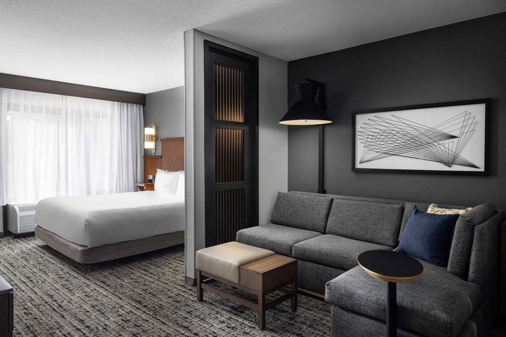 Hyatt Place Indianapolis Airport - photo 6