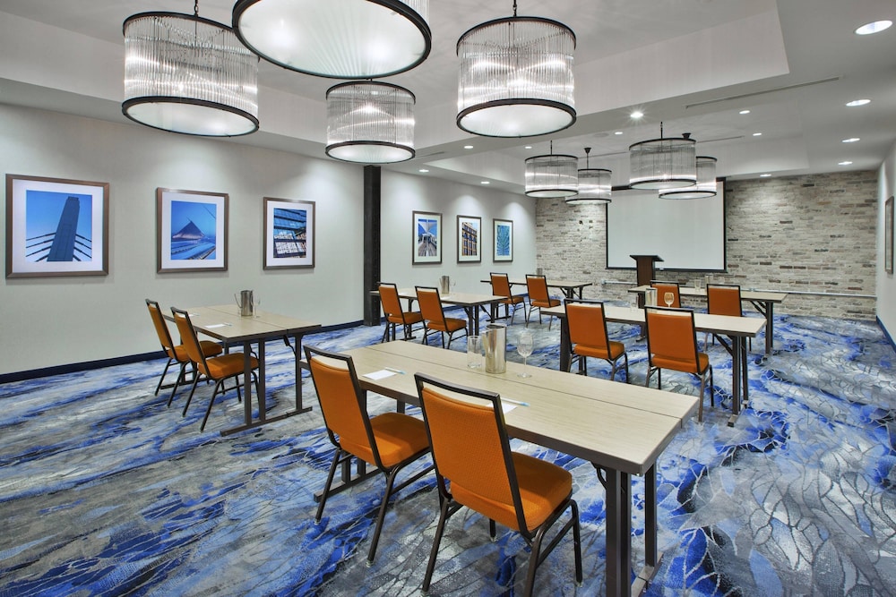 Fairfield Inn & Suites by Marriott Milwaukee Downtown - photo 24