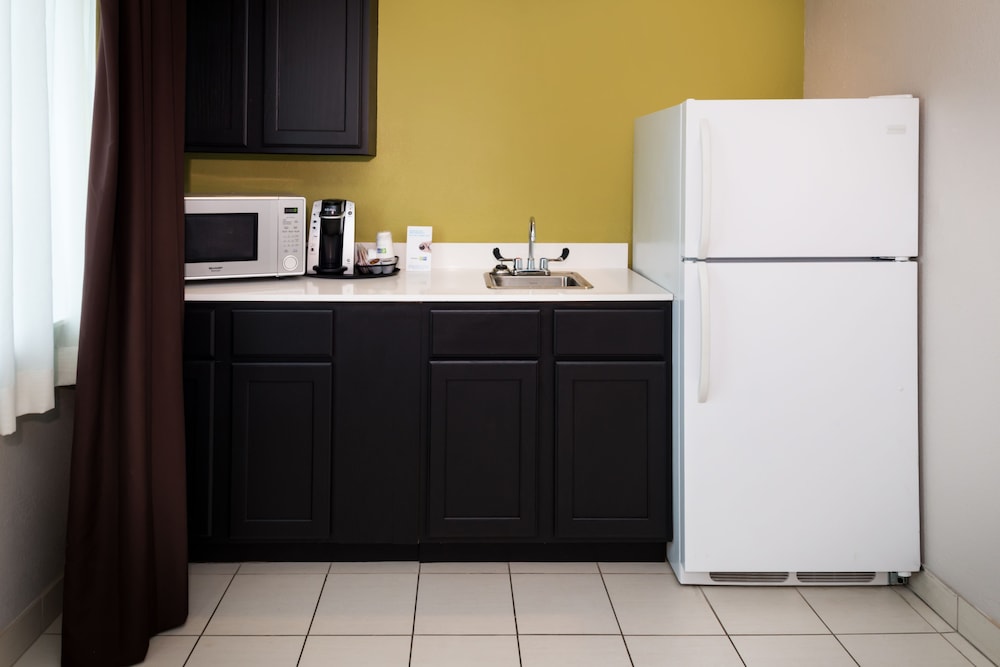 Holiday Inn Express & Suites Bucyrus by IHG - photo 10