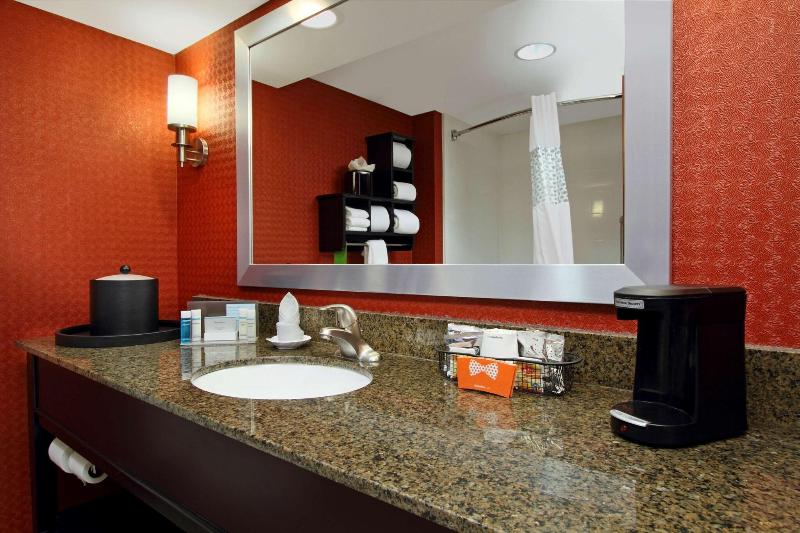 Hampton Inn Columbus Airport - photo 51