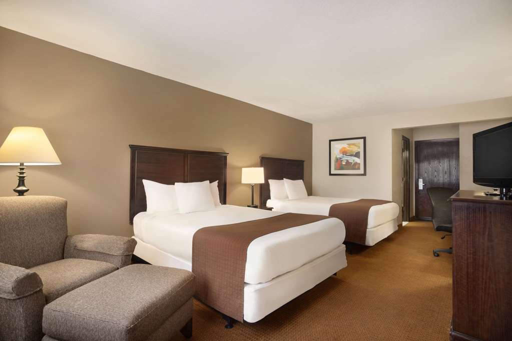 Baymont by Wyndham Kansas City KU Medical Center - photo 9
