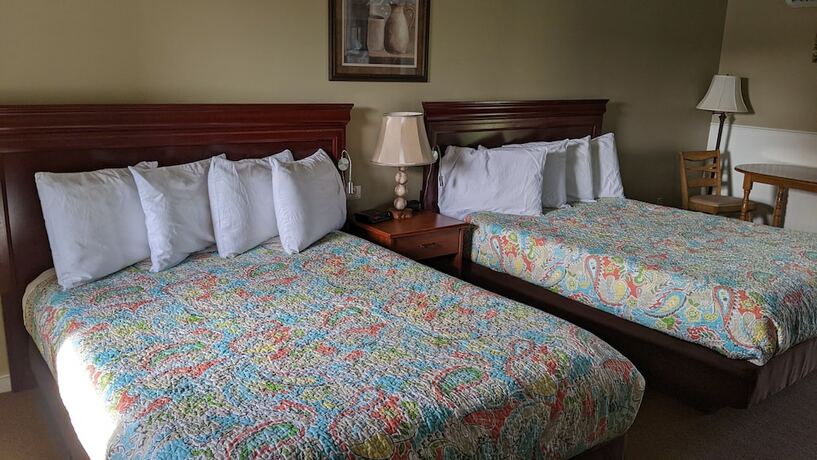 The Meadowlark Inn - photo 3