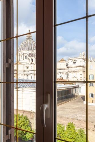 Wake Up to St Peter s Spectacular Vatican View Apartment — 4-Star Luxury Hotel in Rome, Italy