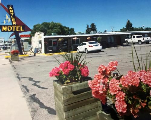 Antler Motel - featured photo