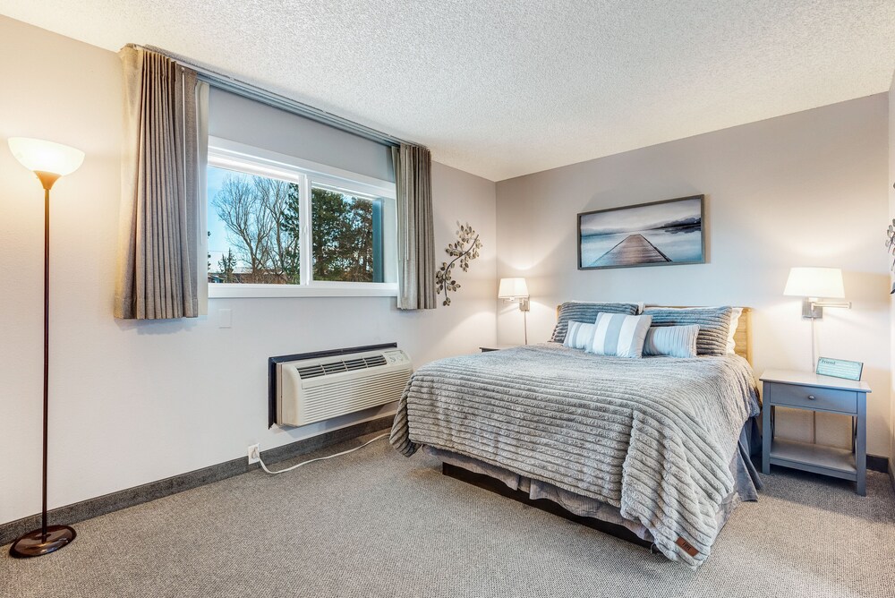 Bend Riverside Inn & Suites - photo 76
