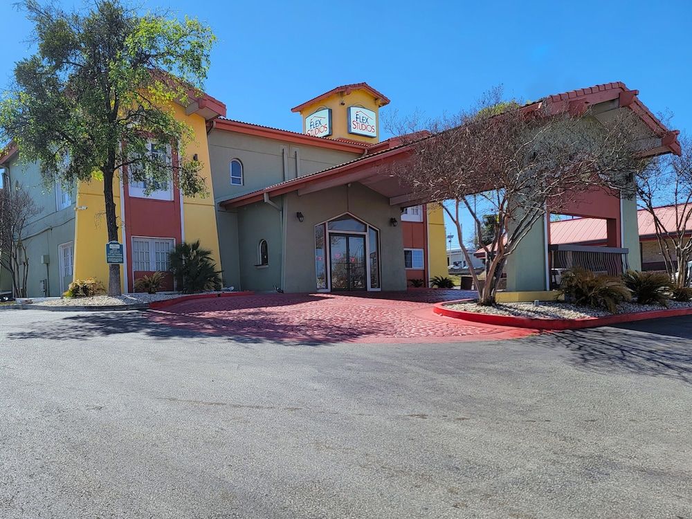 Flex Studios - carbon neutral hotel in San Antonio