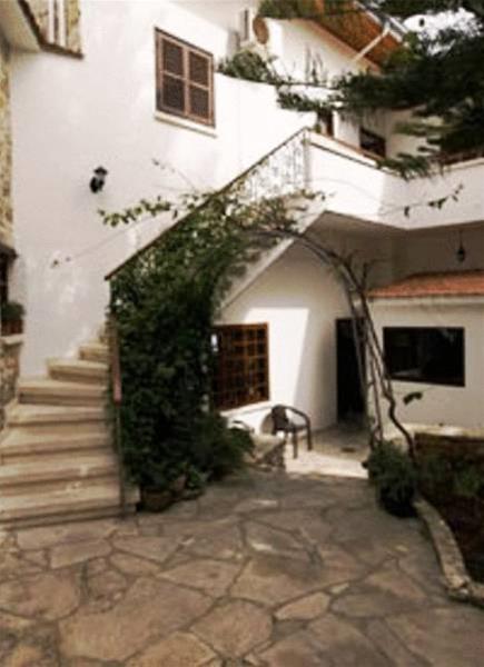 Lefkara Hotel