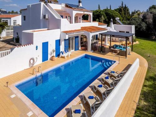 Splendid Carvoeiro Villa 6 Bedrooms Casa Sacha Marias Short Drive — 4-Star Luxury Hotel in Carvoeiro, Portugal