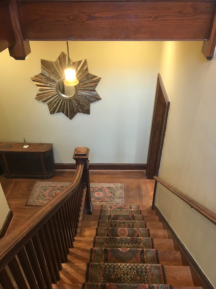The Hygrade Inn - photo 41