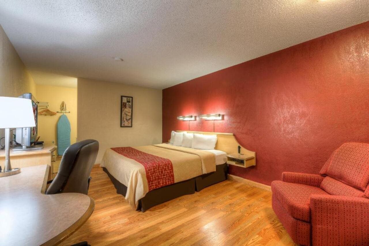 Red Roof Inn Tulsa - photo 7