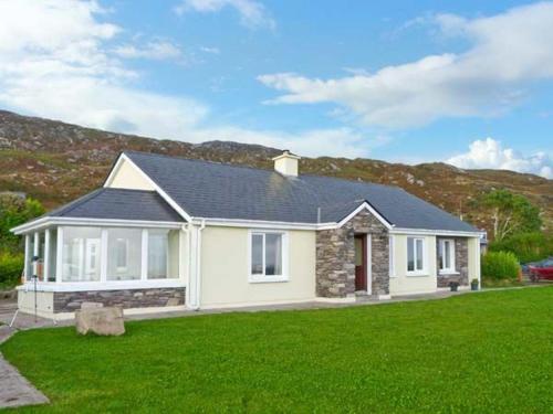 Kerry Way Cottage — 4-Star Luxury Hotel in Cill Airne, Republic of Ireland