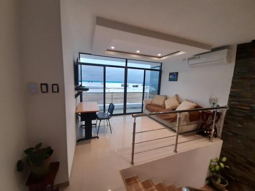 Luxurious house with private beach — 4-Star Luxury Hotel in Manta, Ecuador