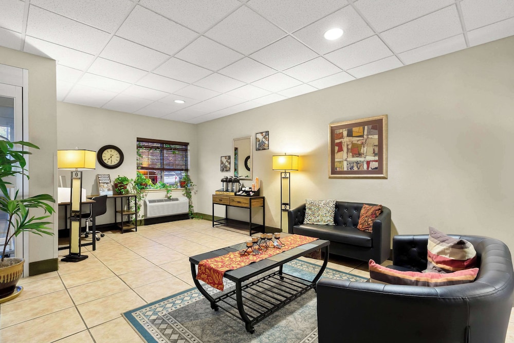 Suburban Studios Morgantown - photo 3