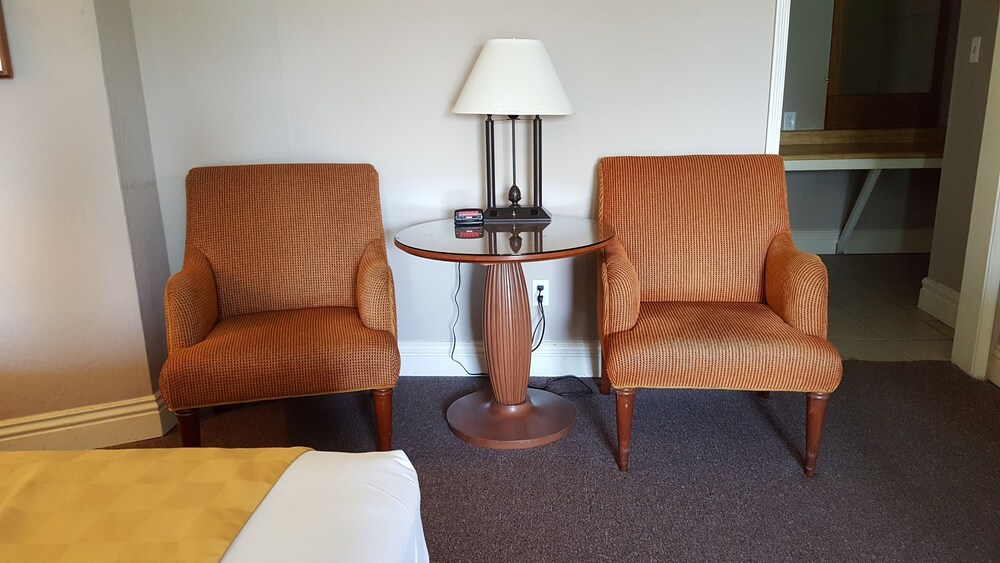 Pacific Motel - photo 22