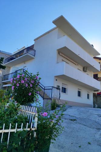 Apartments with parking space Stobrec Split 24425 — 4-Star Luxury Hotel in Podstrana, Croatia