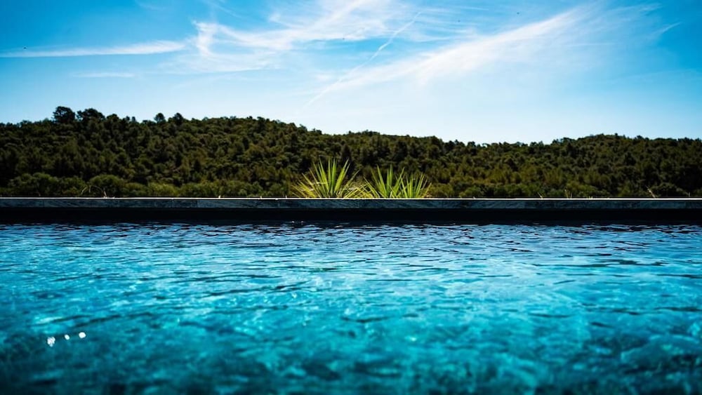 Sous Les Pins — hotel in La Londe-Les-Maures