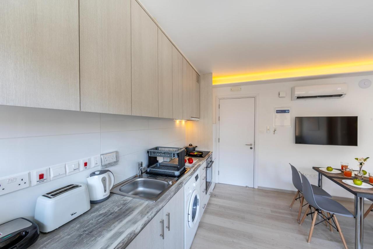C Premium Apts 100m from beach and city centre