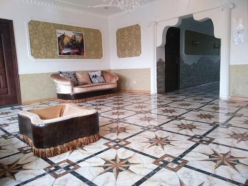 Hotel Edemi Castle