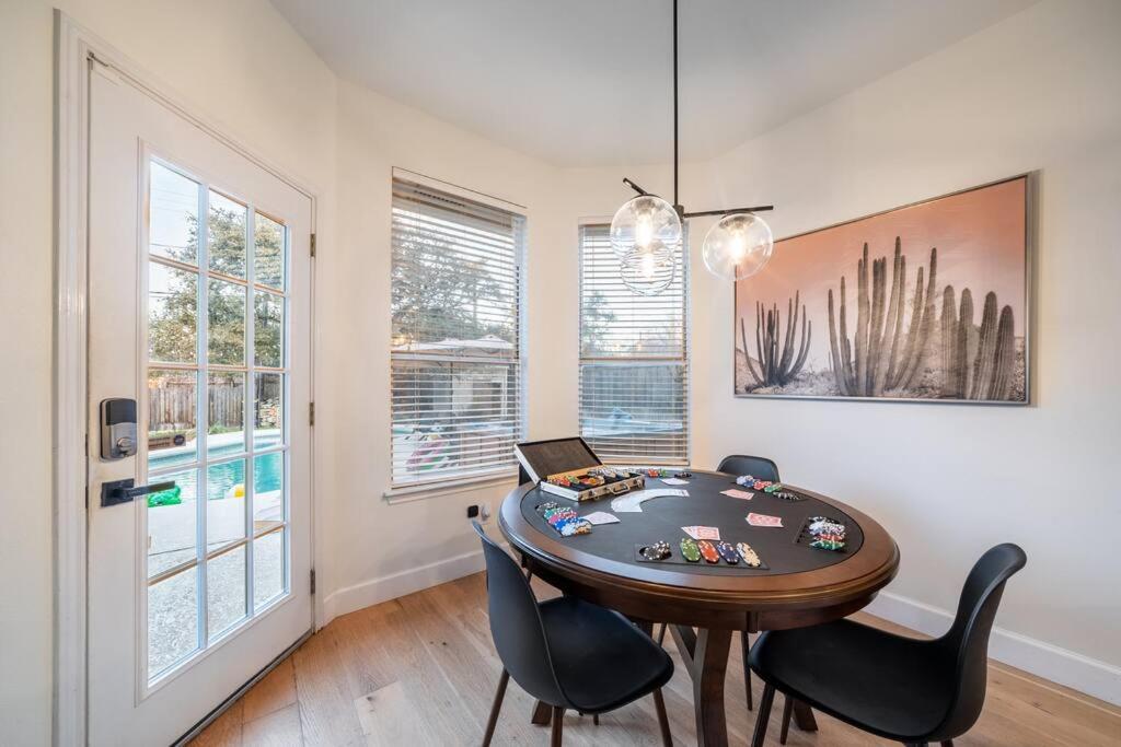 5bd 3 ba ATX Pool Hot Tub Theater Arcade
