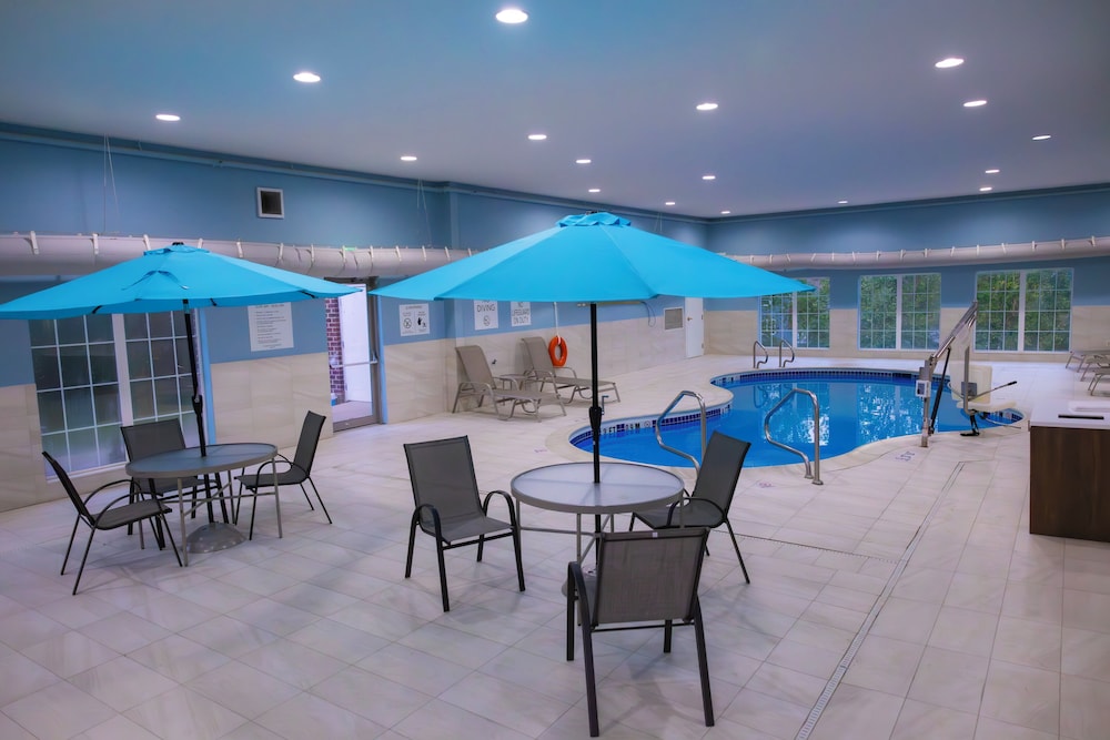 Holiday Inn Express & Suites Center Township by IHG - photo 16
